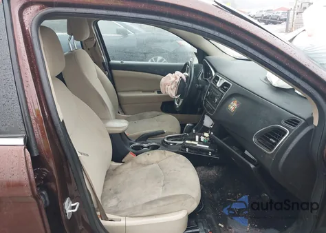 2013 Chrysler 200 Touring z USA, uszkodzony, nr VIN 1C3CCBBBXDN579400